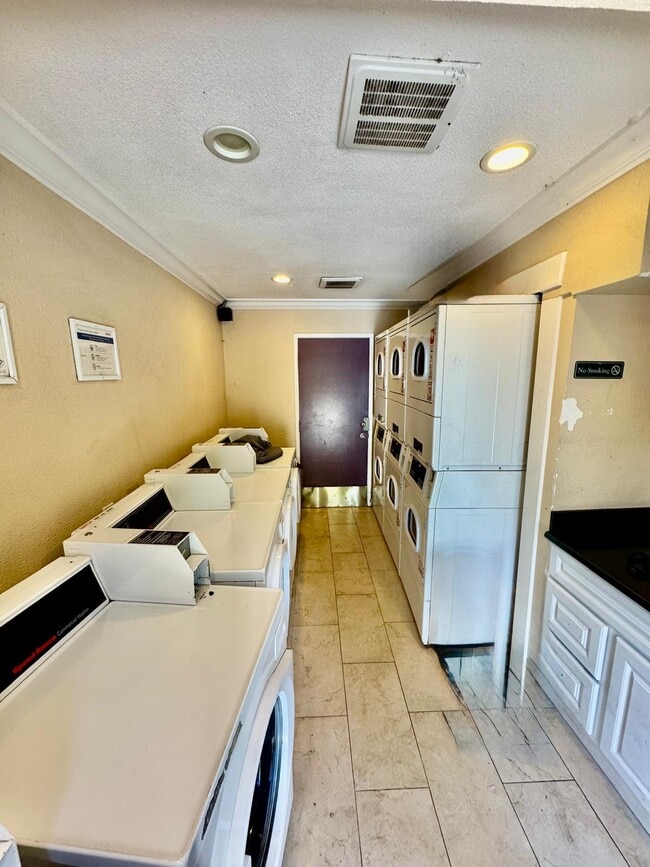 Building Photo - 450 Alameda del Prado