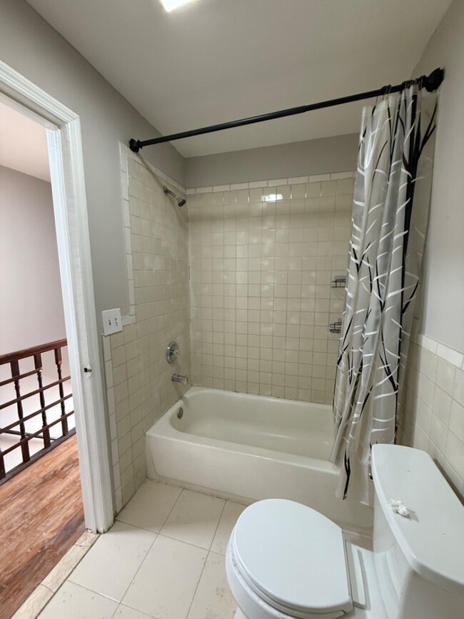 Building Photo - 639 Cherrier Ct