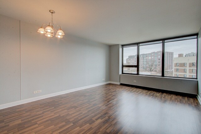 Building Photo - 3930 N Pine Grove Ave