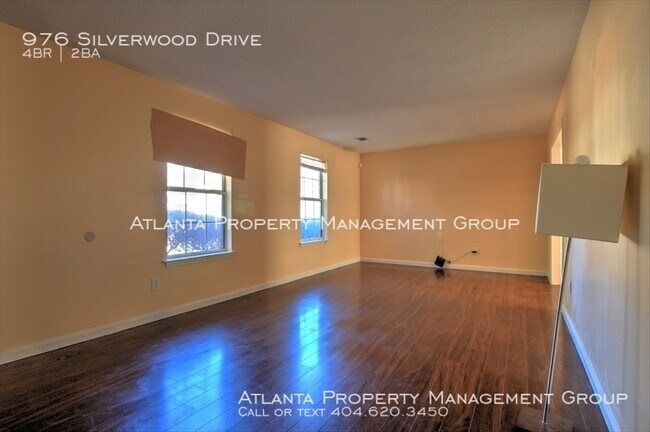 Foto del edificio - 976 Silverwood Drive