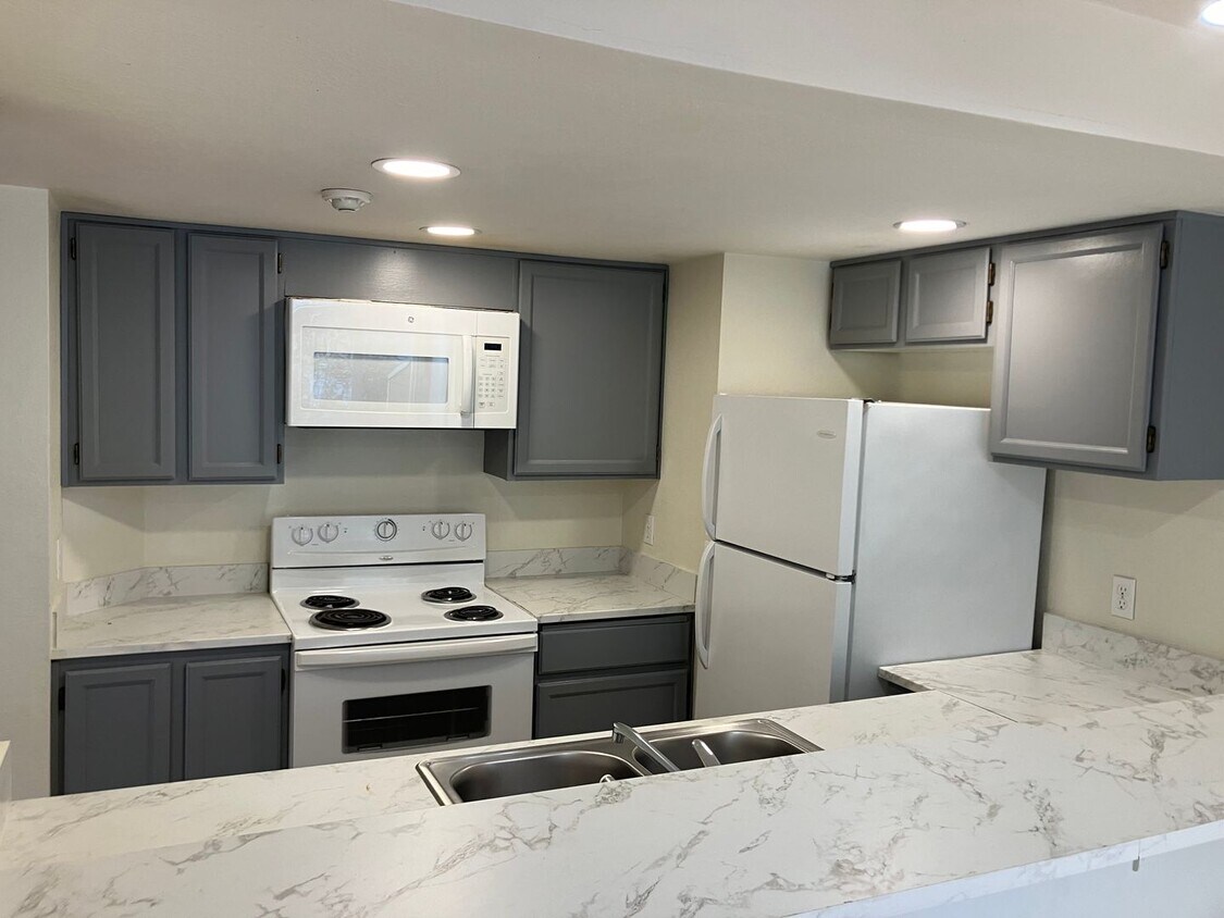 Primary Photo - Updated 1 Bedroom in Prime Location!