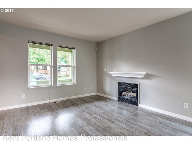 Building Photo - 3 br, 2.5 bath House - 6937 N Borthwick Av...
