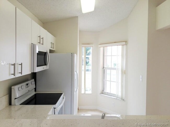 Building Photo - 14237 SW 121st Pl