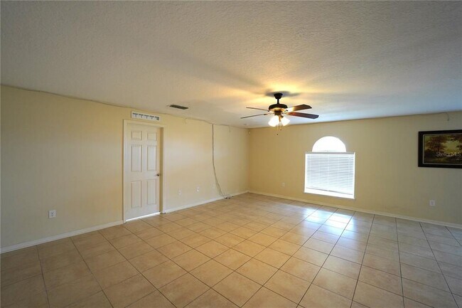Foto del edificio - 3445 Glossy Leaf Ln