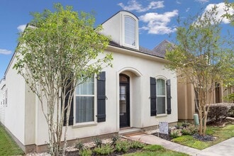 Building Photo - 14449 Villa Dr