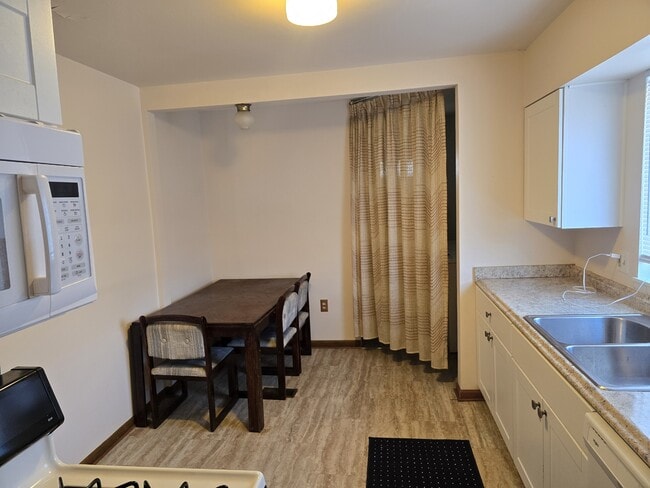 Foto del edificio - 23065 Cayuga Ave