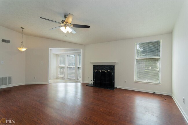 Foto del edificio - 4265 Parkview Ct