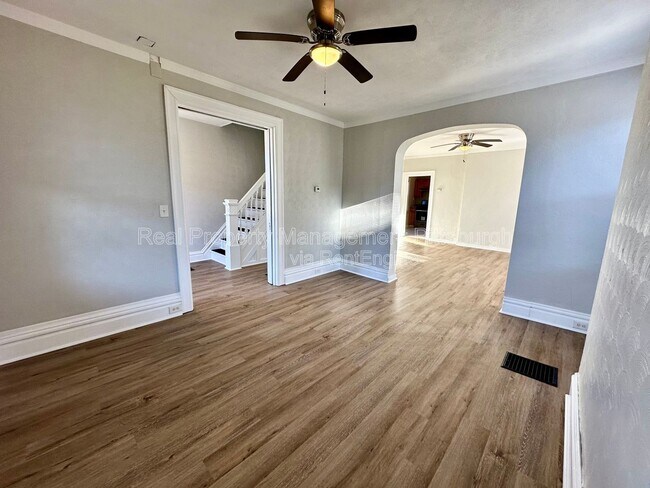 Foto del edificio - 2233 Milligan Ave