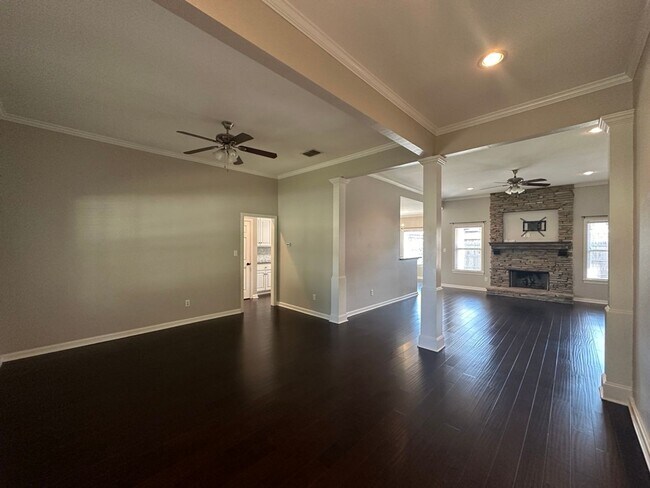 Building Photo - Stunning 4 Bed 3 Bath Home in WHISD!