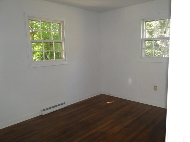 Habitación 3 - 1301 W Main St