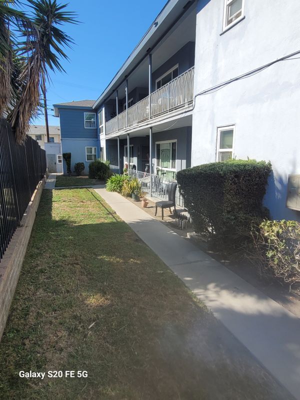Foto del edificio - 4159 Somerset Dr