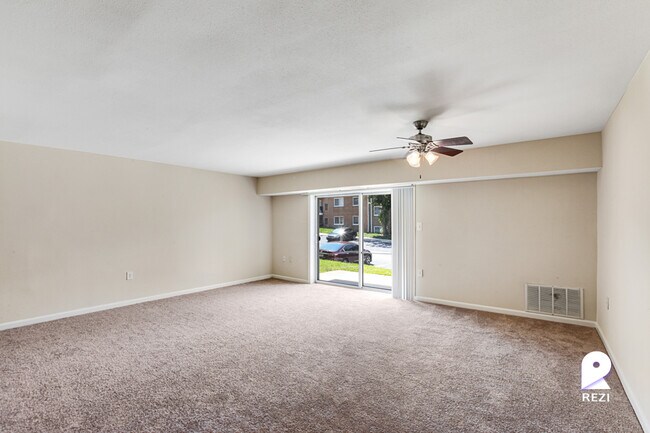 Foto del edificio - 6525 Hil-Mar Dr