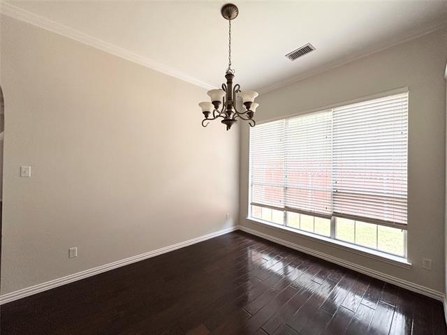 Foto del edificio - 15881 Grove Crest Dr