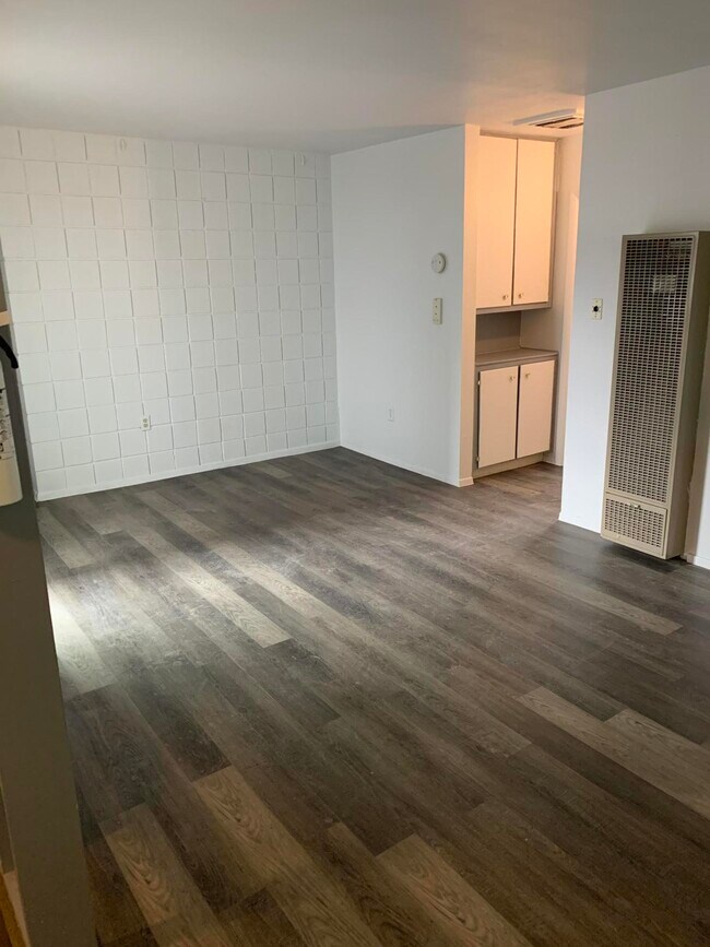 Building Photo - 1200 Ortiz Dr SE
