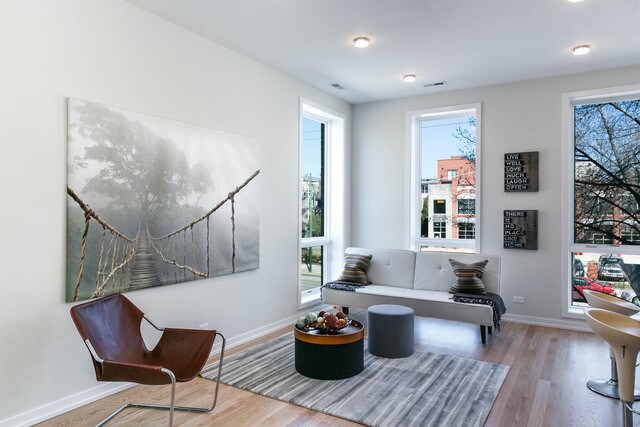 Building Photo - 1601 W Le Moyne St