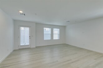 Building Photo - 6229 Mangler St