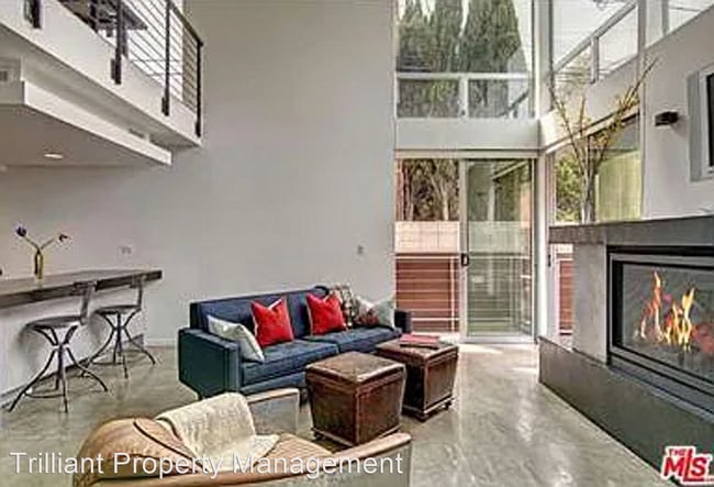 Building Photo - 1 br, 2 bath House - 333 S. Wilton Place A...