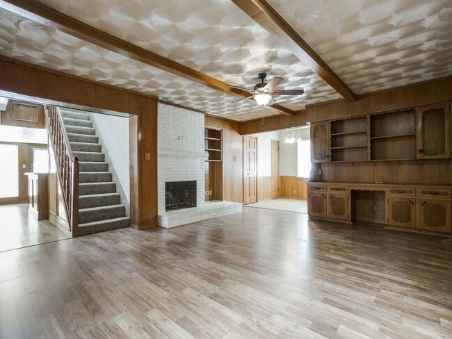Building Photo - 8630 Forest Green Dr