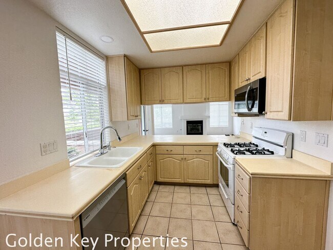 Building Photo - 2BR/2BA Condo in Palmilla Del Oro