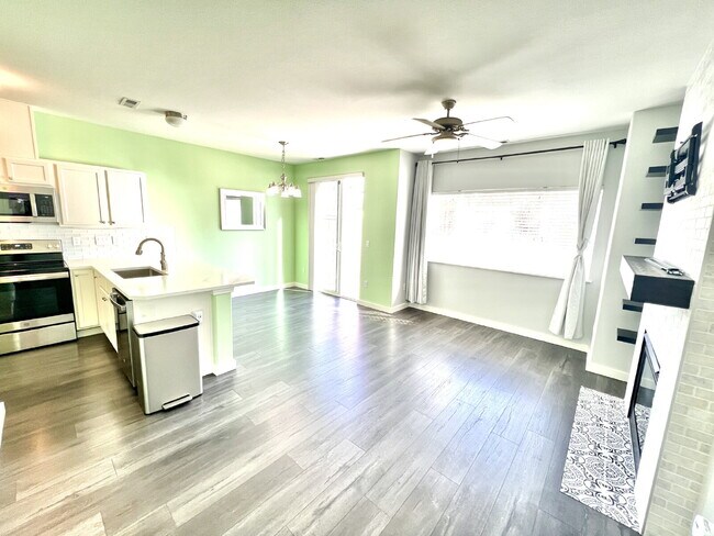 Foto del edificio - Move-In Ready Puyallup Townhome – Central Location, Easy Commute