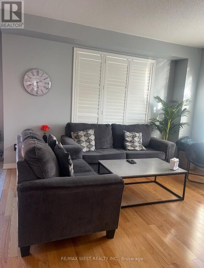 Photo du bâtiment - 4 Raintree Dr