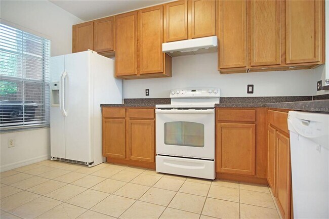 Building Photo - 968 Chelsea Dr