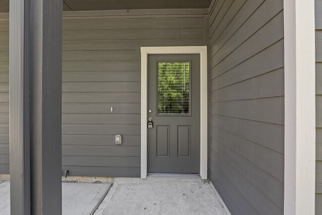 Foto del edificio - 13514 Axel Ln