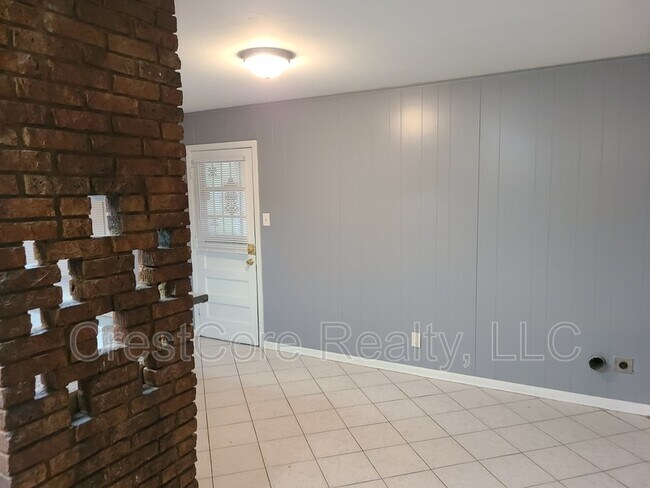 Building Photo - 5375 Millbranch Rd