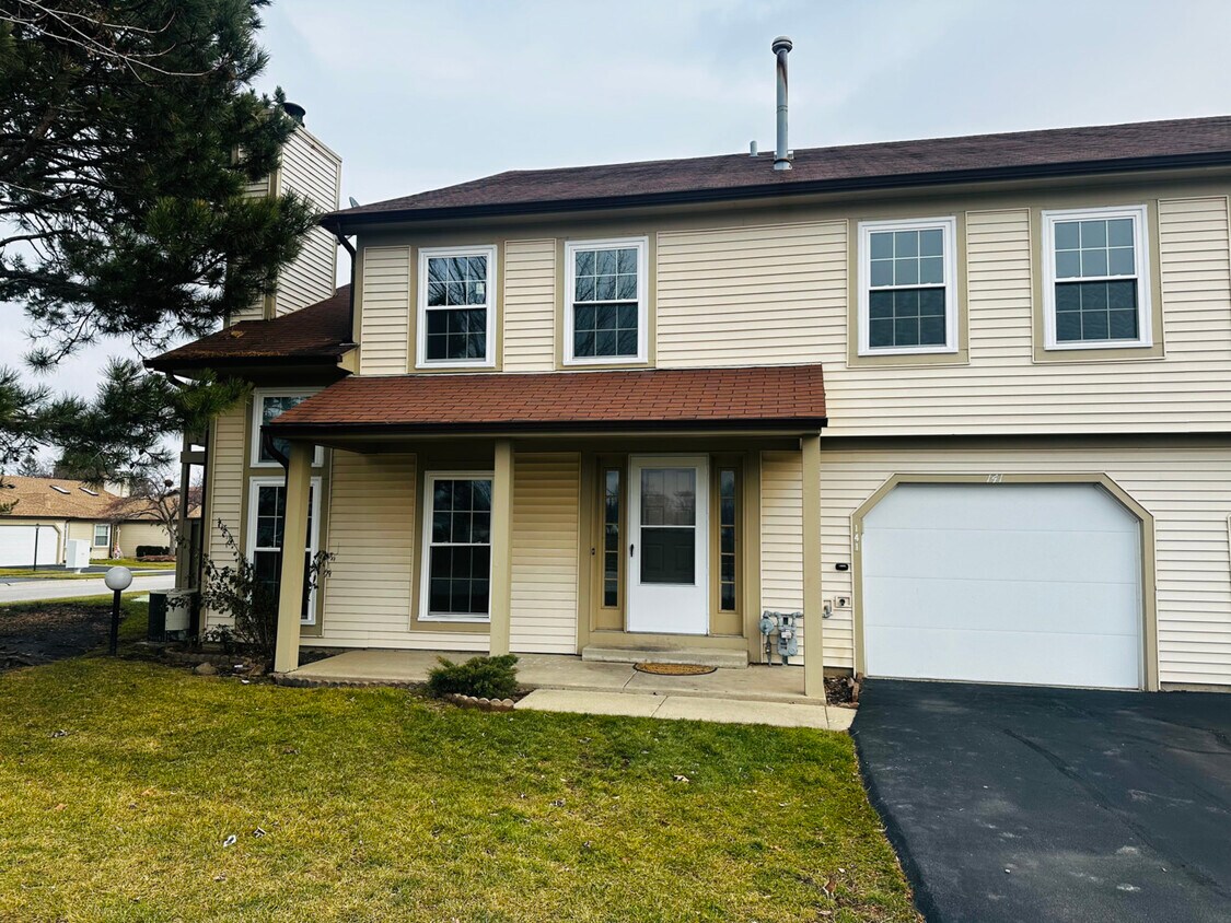 141 East Ave, Streamwood, IL 60107 Townhome Rentals in Streamwood IL