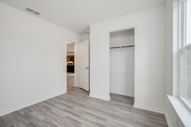 Foto del edificio - 211 N Independence St