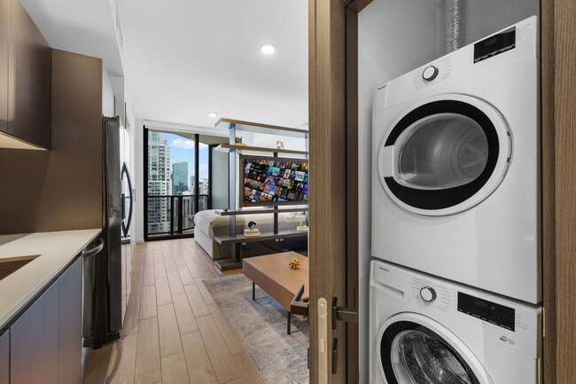 Building Photo - 398 NE 5th St