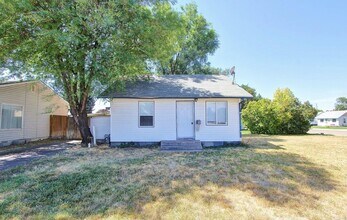 Building Photo - 2303 3rd St S