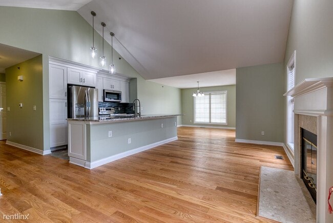 Building Photo - 2 br, 2 bath Condo - 203 S Village Way