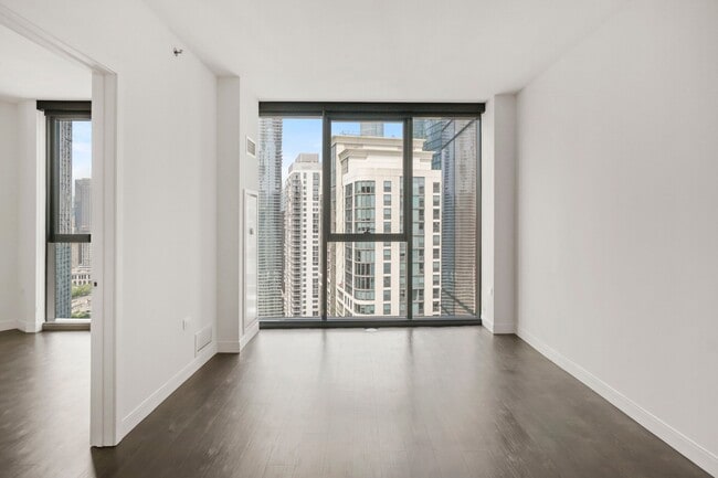 Building Photo - 470 E Waterside Dr