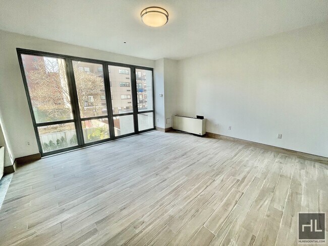 Building Photo - 110 4TH AVENUE 2A
