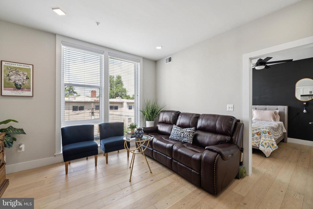 Foto principal - 1028 Bladensburg Rd NE