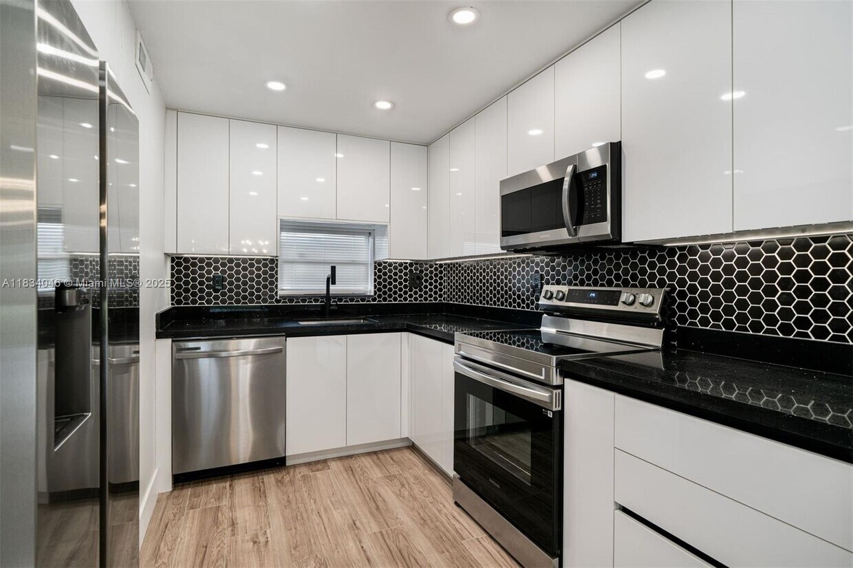 Foto principal - 8901 S Hollybrook Blvd