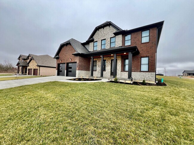 Foto del edificio - NEW, big, beautiful, Executive Home Liberty Twp