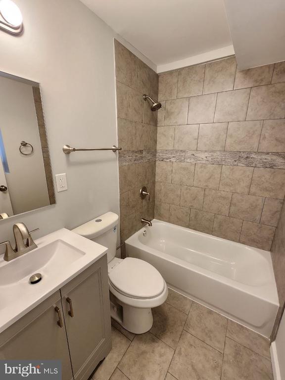 Building Photo - 5601 Ormes St
