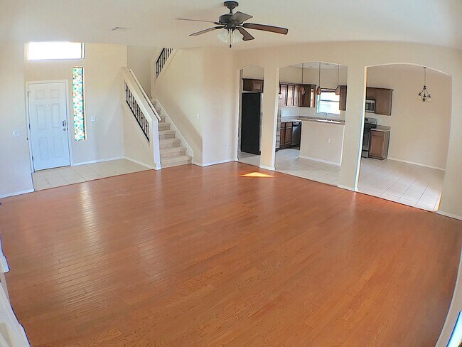 Foto del edificio - Northeast/Mesquite Hills 3Bed/2.5bath Refr...