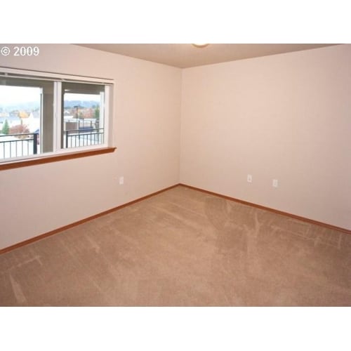 Building Photo - 15325 NW Central Dr