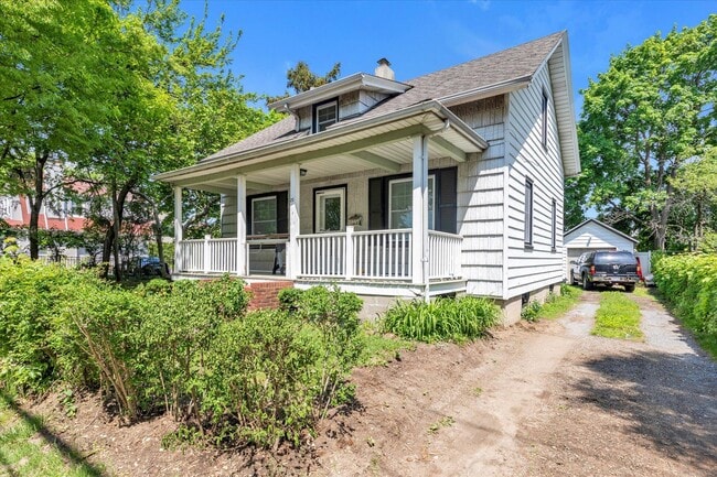 Building Photo - 23 S Bayles Ave