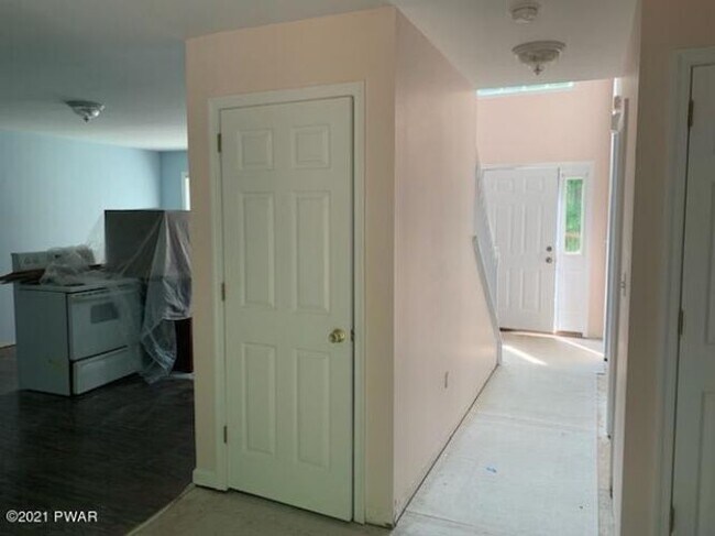 Foto del edificio - 185 Sunset Rd