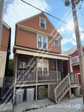 Building Photo - 1319 E Albion St