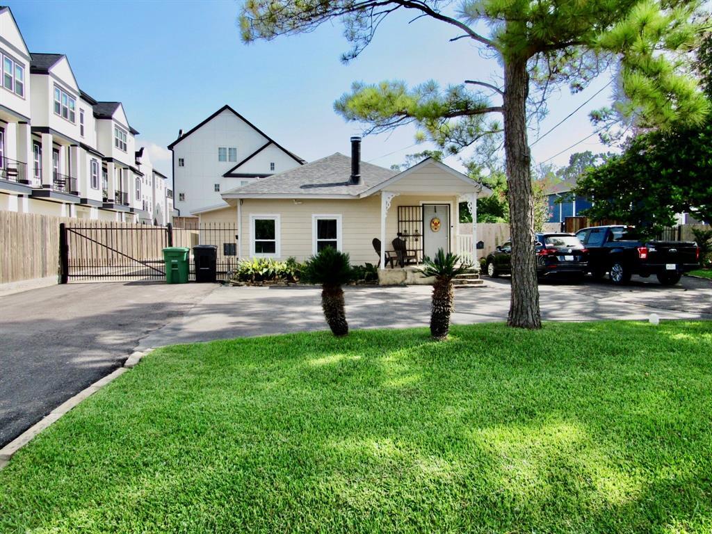 Foto principal - 1126 W 22nd St