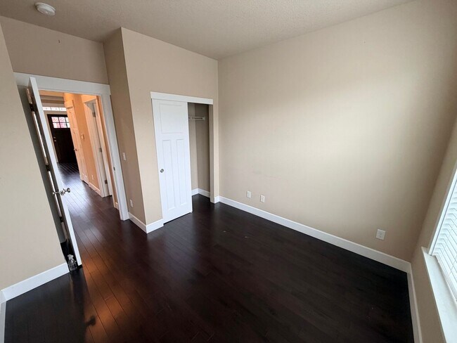 Foto del edificio - 4bed/2.5 Bath Craftsman in Kenton