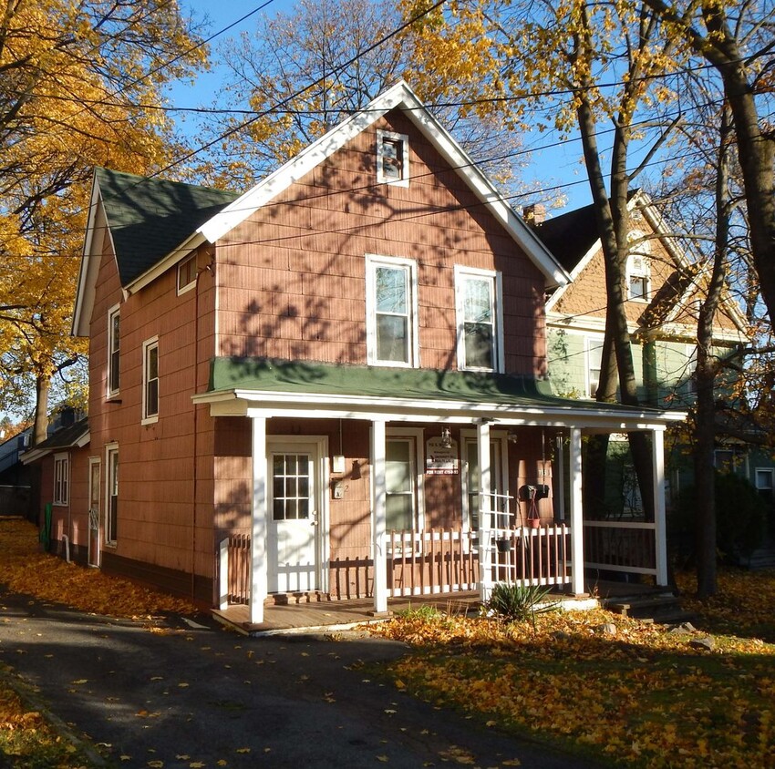 Primary Photo - 715 S Beech St