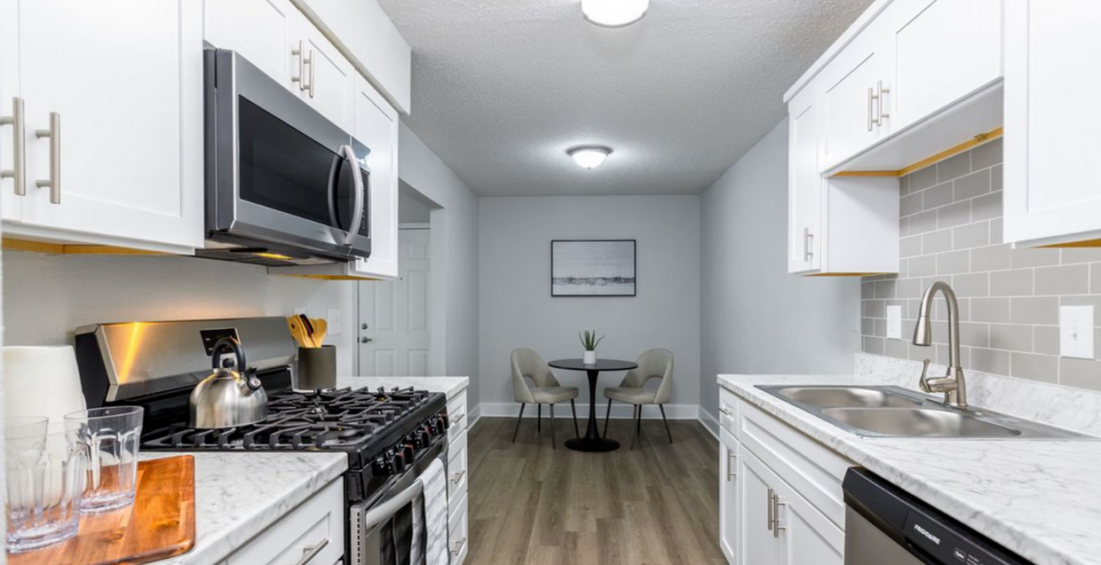 Upgraded Kitcehn - Reserve on Riverside Apartments