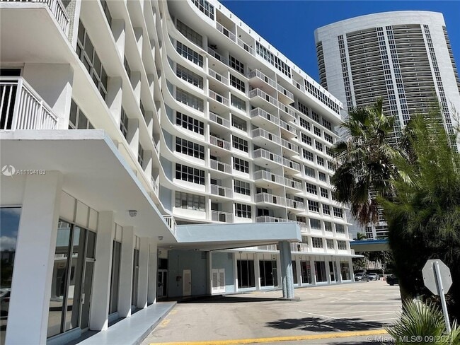 Building Photo - 1801 S Ocean Dr