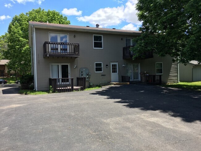 Building Photo - 2936 Turbot Dr